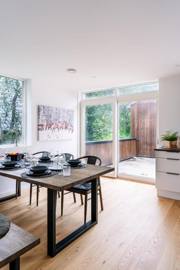Villaer Modern In Plush Town