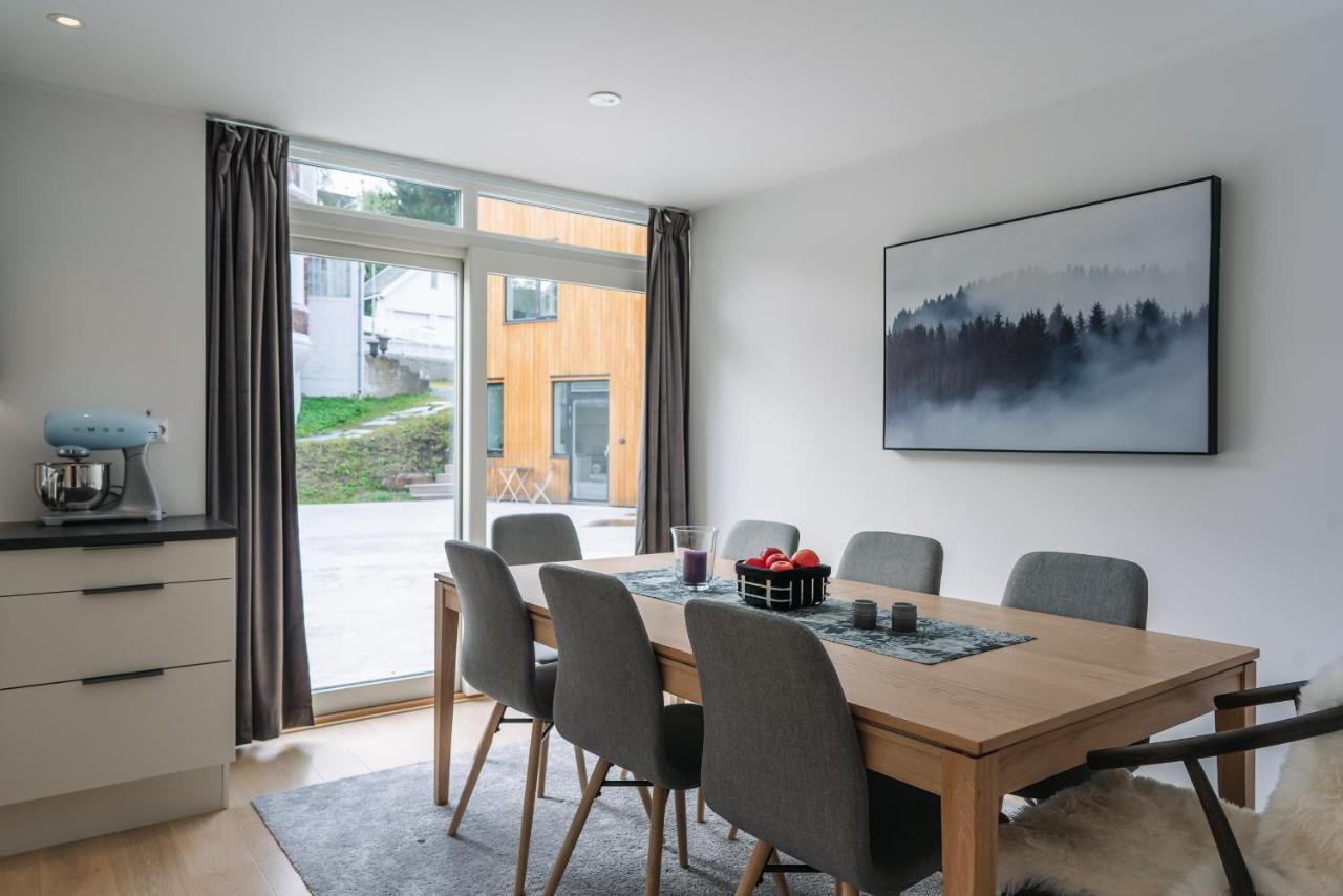 Villaer Modern In Plush Town