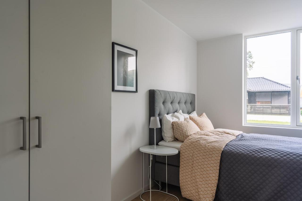 Villaer Modern In Plush Town *